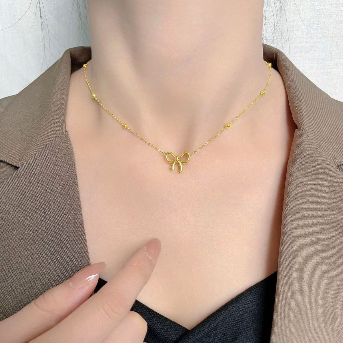 Elegante Pita-Halskette mit Manik und Anhänger