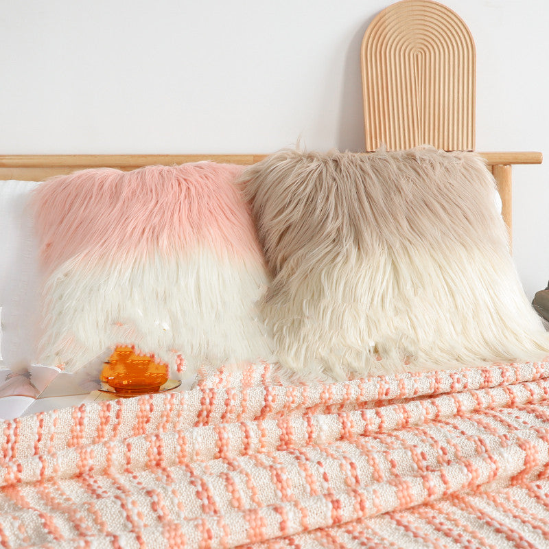 Luxuriöses, leichtes Plüschkissen für das Wohnzimmer – Bild 3 | LuxeStyle