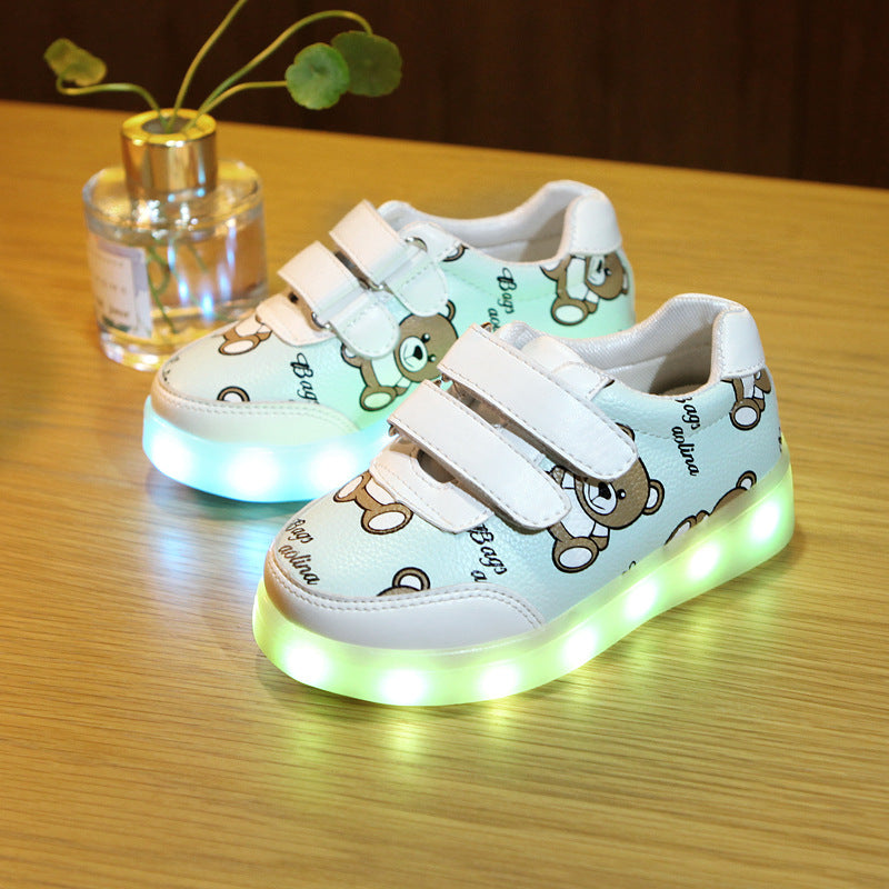 LED-Kinderschuhe mit USB-Ladefunktion und Flügeln