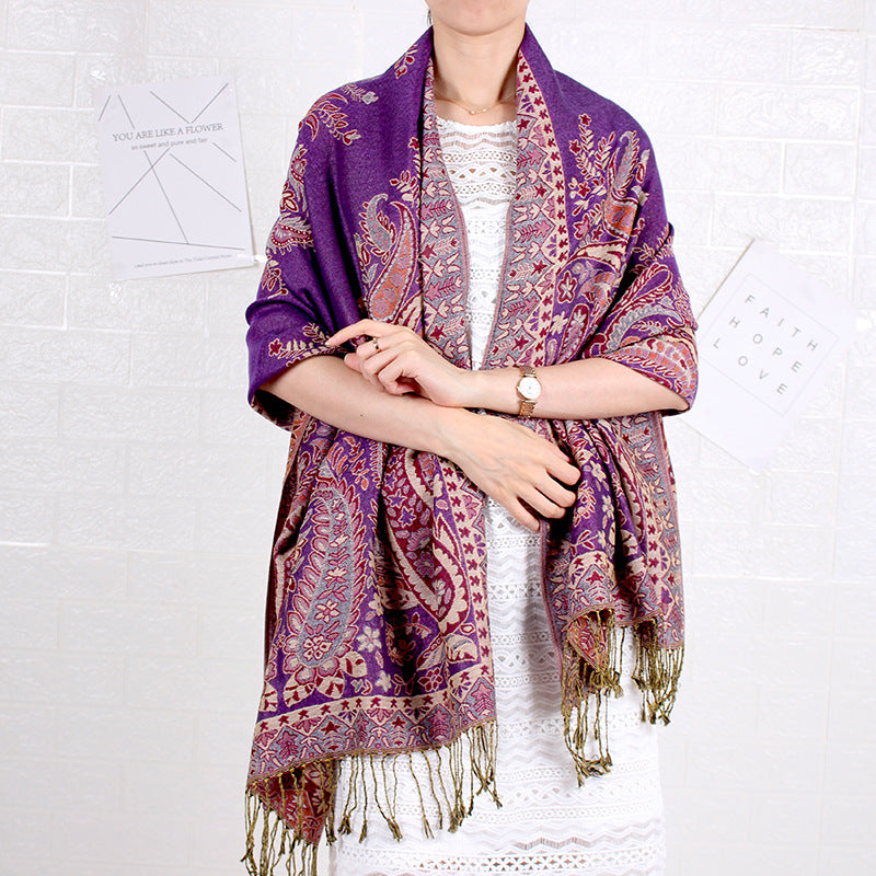 Jacquard Schal mit Cashew-Muster und Quasten