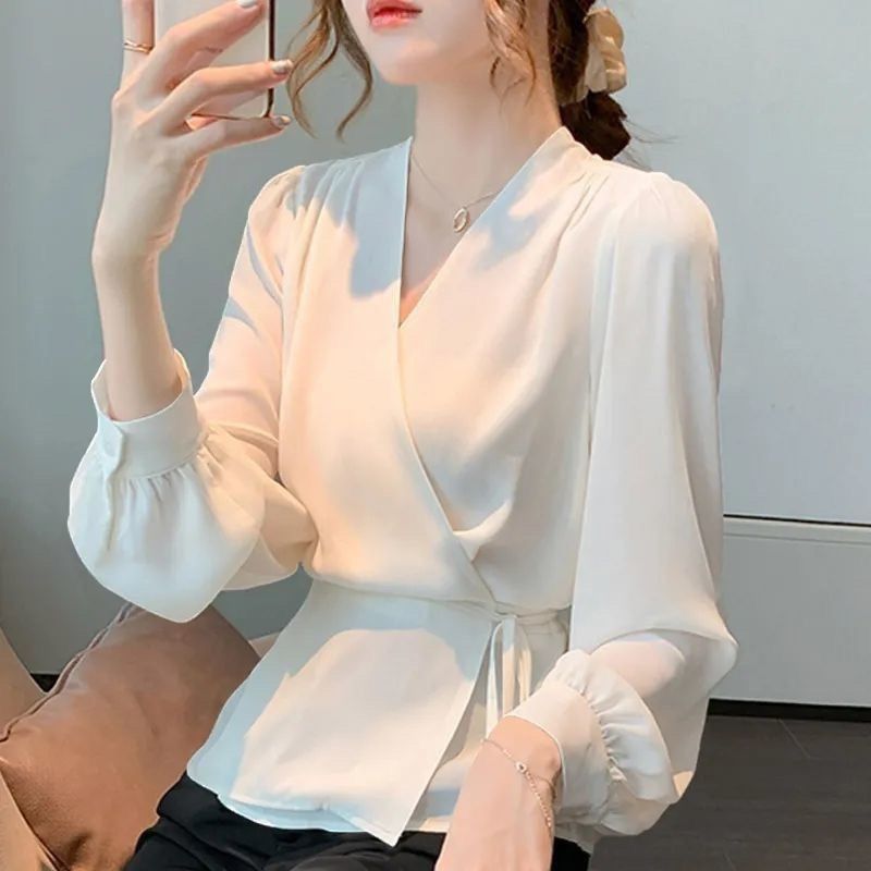Elegantes Langarmshirt mit Schnürung