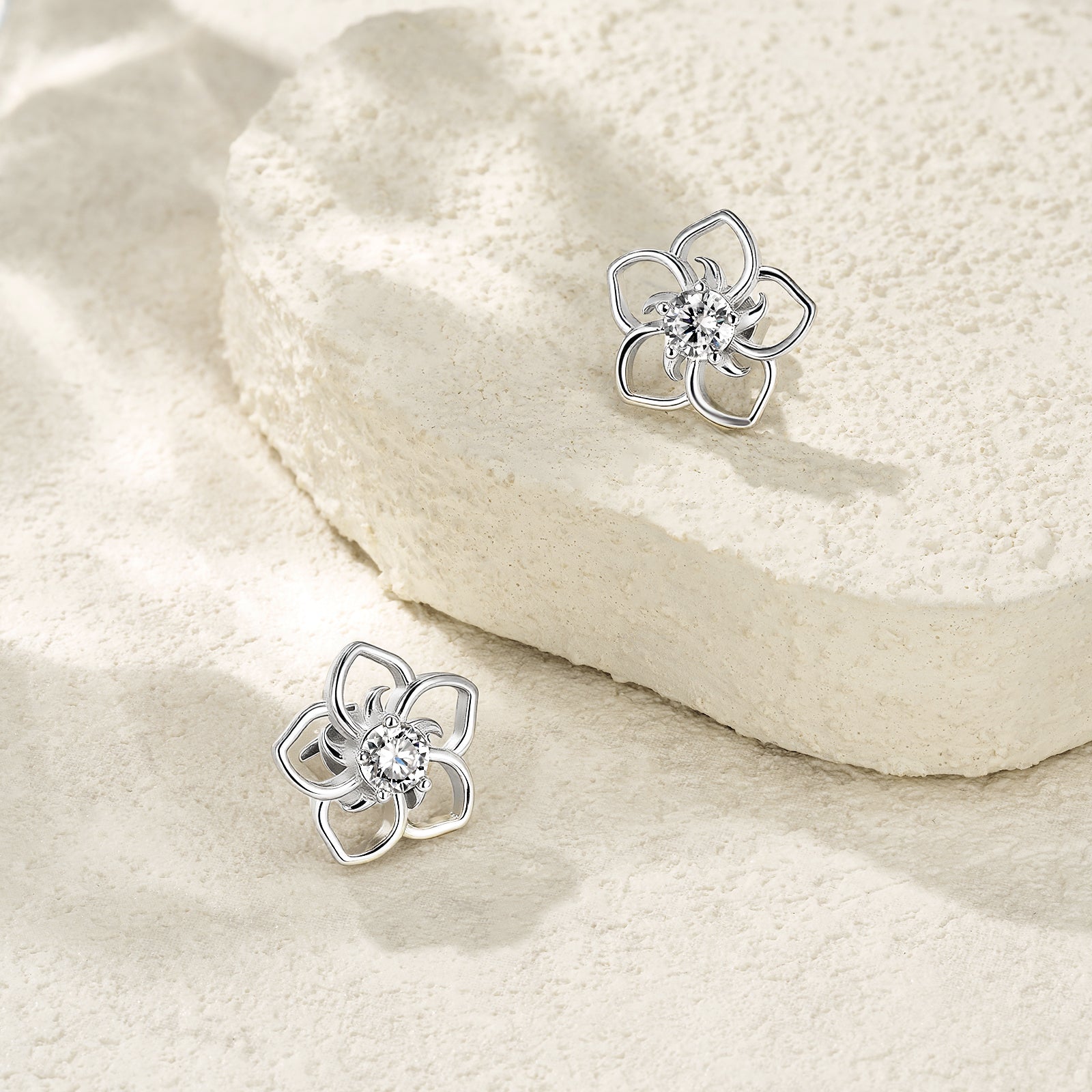 Moissanit-Ohrstecker «Blüte» 0,5 ct · 925 Sterling-Silber