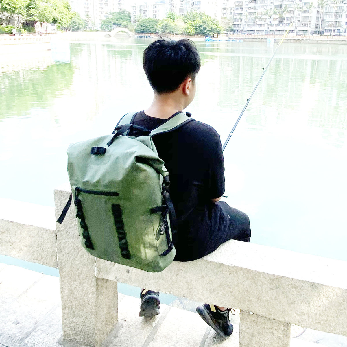 Wasserdichter Rucksack für Angeln 30 L – Bild 4 | LuxeStyle