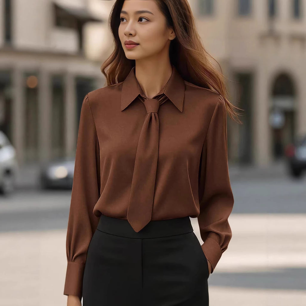 Elegante Satin-Bluse mit französischer Manschette