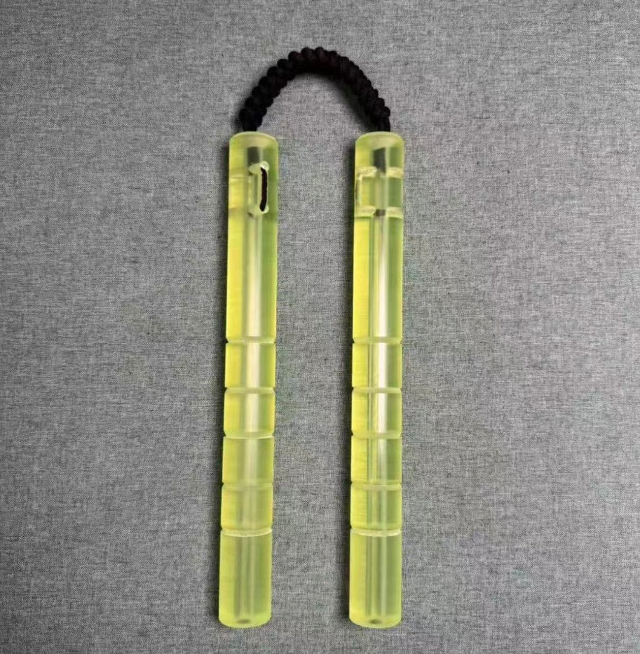 Transparenter Nunchaku aus Kunststoff