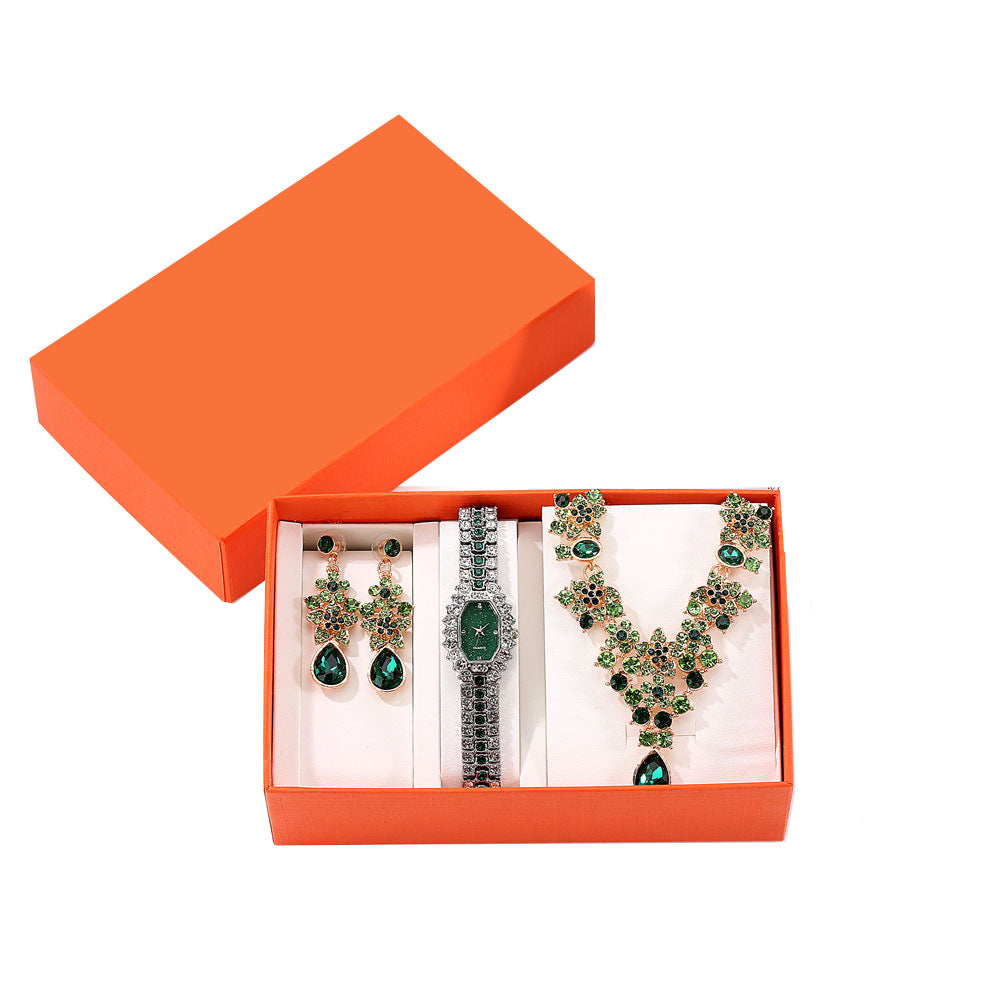 Quarz-Armbanduhr mit Zierelementen – Bild 5 | LuxeStyle