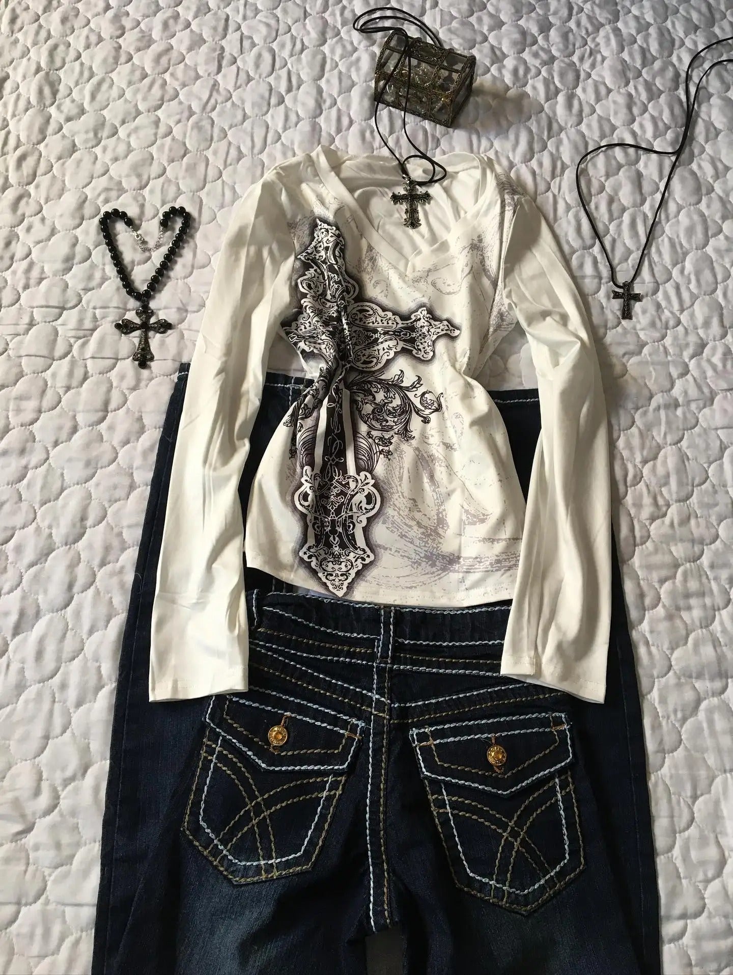 V-Neck Langarmshirt mit Print
