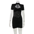 Minikleid mit Lochmuster und Spitze – Bild 8 | LuxeStyle