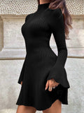 Enganliegendes Strickkleid mit Rollkragen – Bild 1 | LuxeStyle
