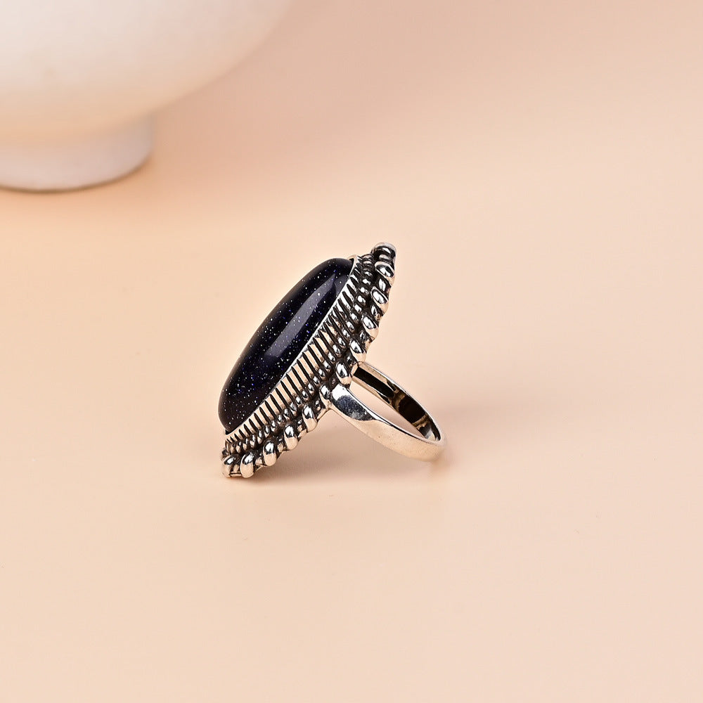 Ring mit Lapislazuli in Olivenform | LuxeStyle