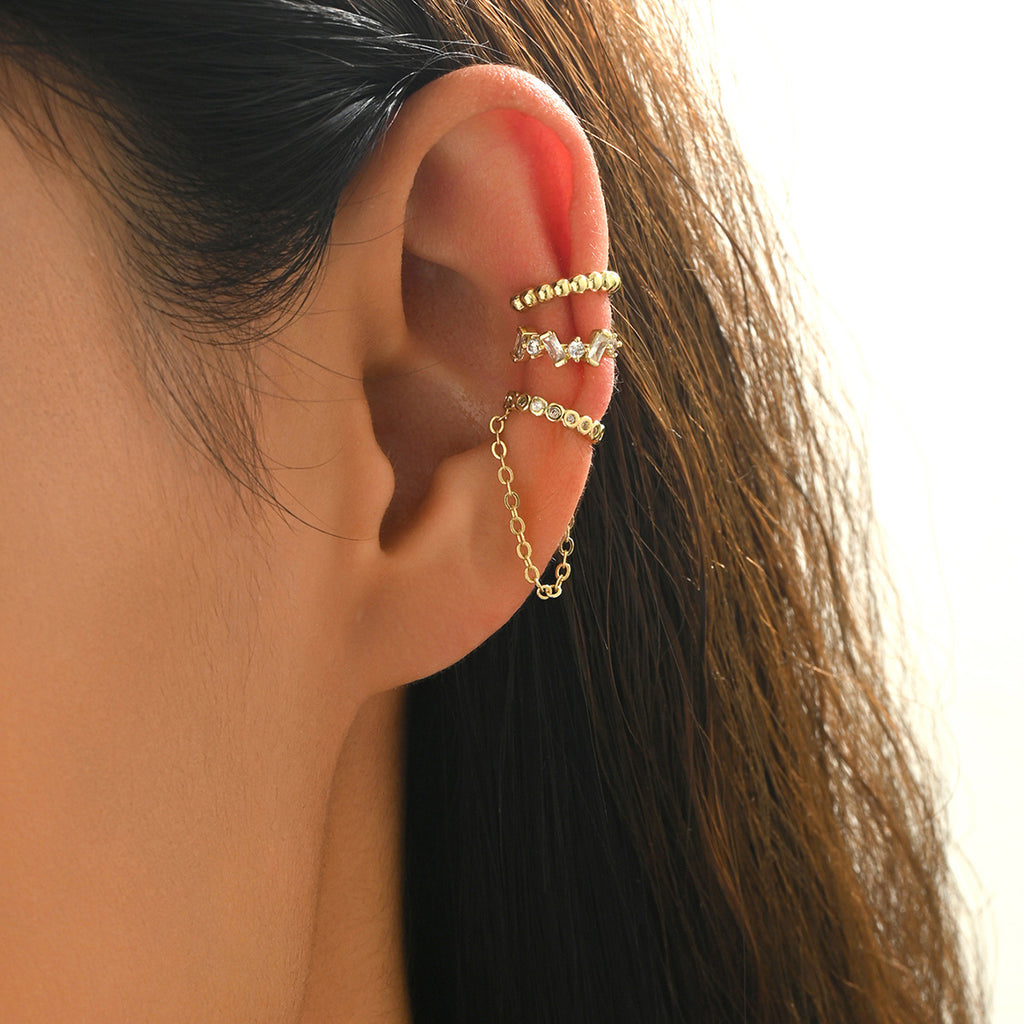 Ohrringe mit Strass-Kettchen und Quaste