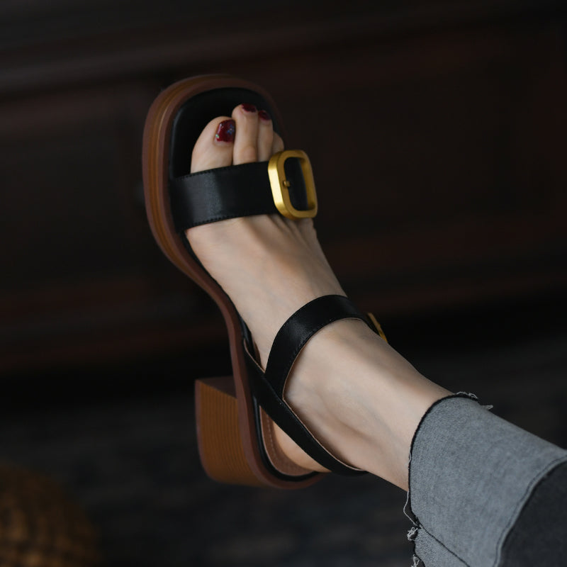 Damen-Sandalen mit Metallschnalle – Bild 6 | LuxeStyle