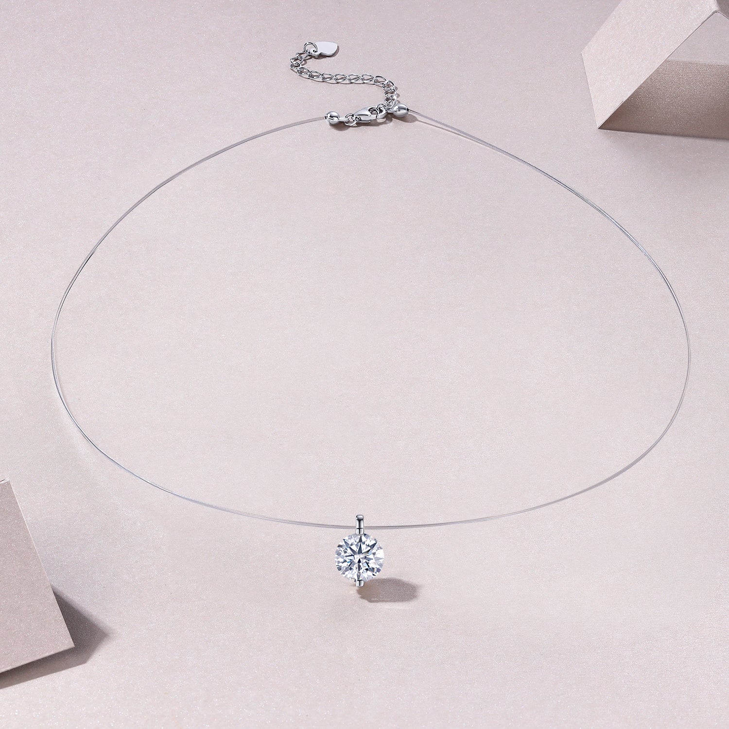 Unsichtbare Halskette mit Moissanite-Anhänger