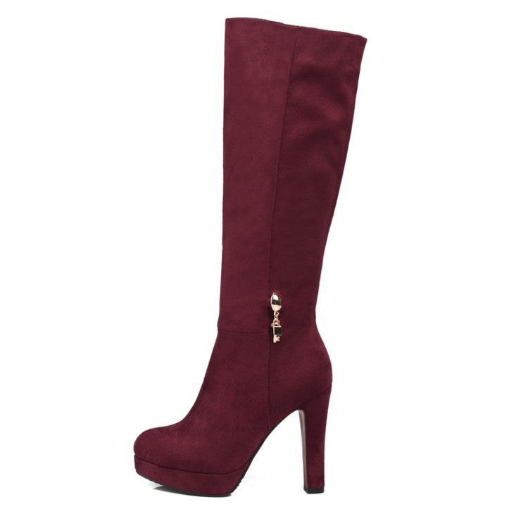 Weibliche High-Top-Stiefel mit Blockabsatz | LuxeStyle