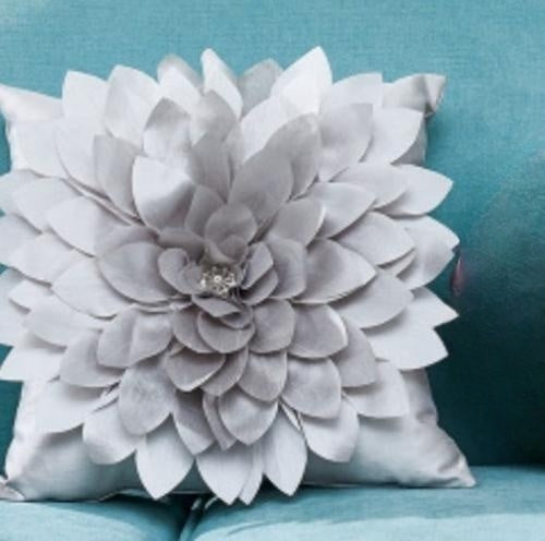Kissen mit Schwertblatt-Nagelblumen-Muster – Bild 9 | LuxeStyle