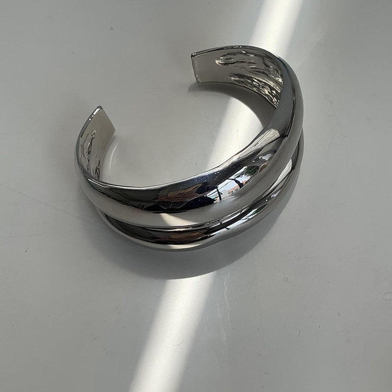 Unregelmässiger Metallarmband