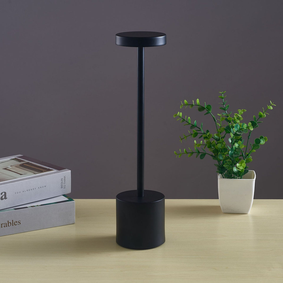 Nordische I-förmige LED-Tischleuchte – Bild 6 | LuxeStyle