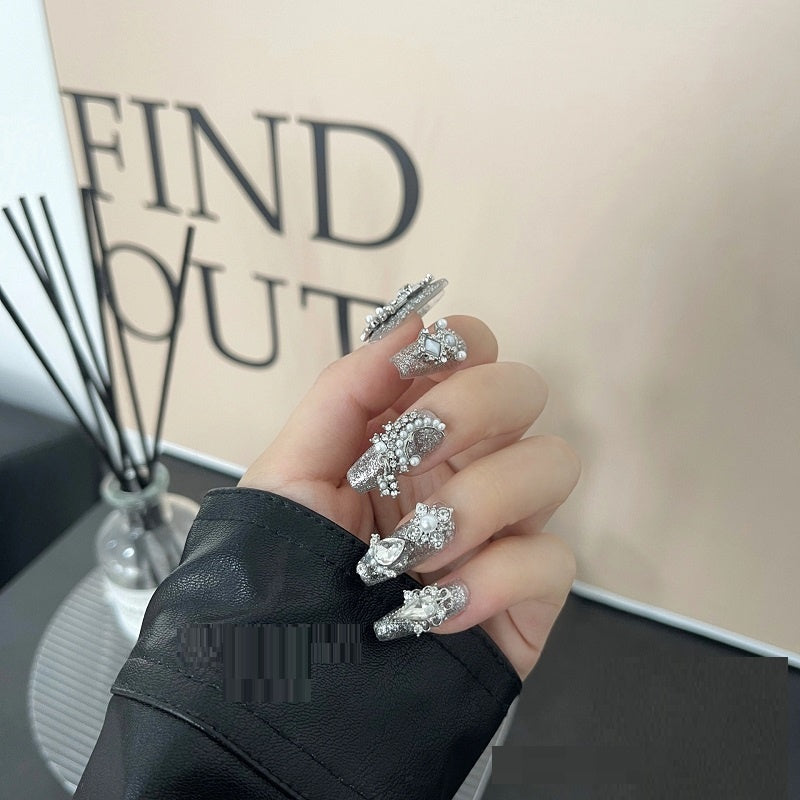 Elegante, handgemachte Nägel zum Aufkleben – Bild 5 | LuxeStyle