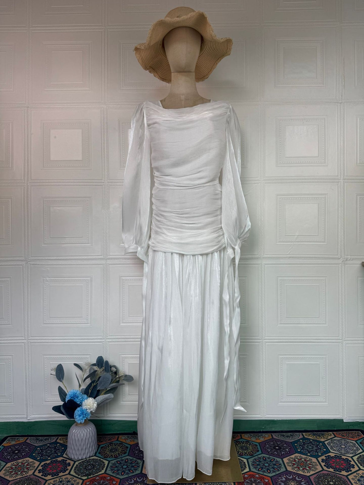 Elegantes Damenkleid mit Laternenärmeln – Bild 3 | LuxeStyle