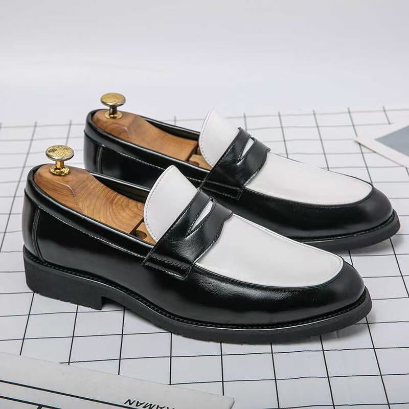 Champagnerfarbene Casual-Schuhe aus Nubukleder – Bild 4 | LuxeStyle