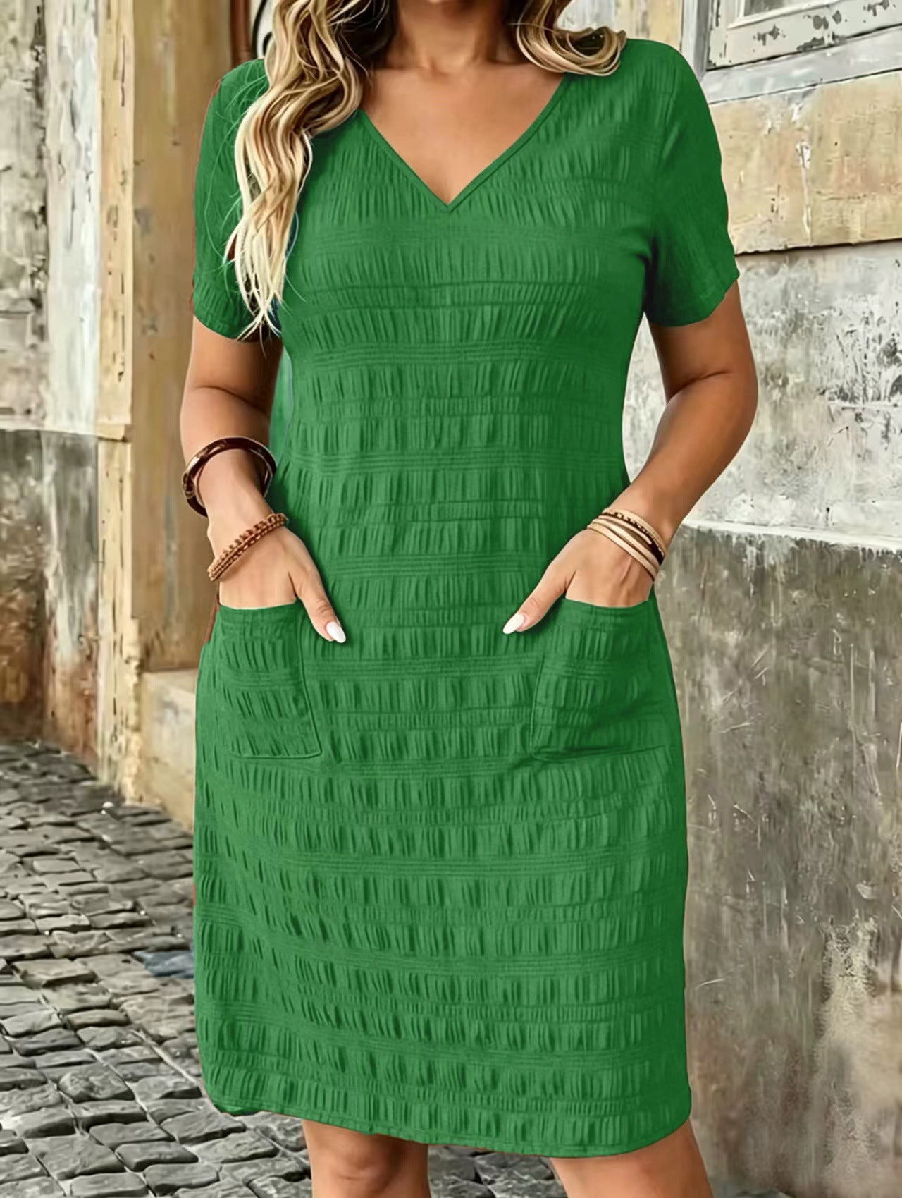V-Ausschnitt Kleid mit kurzen Ärmeln