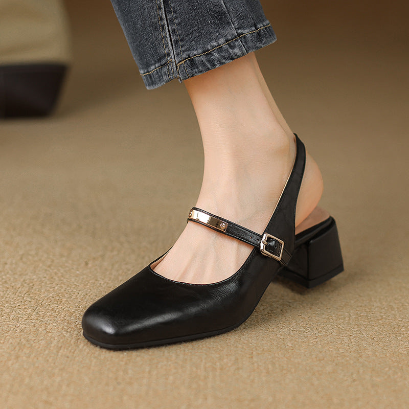 Casual Sandalen mit Blockabsatz, quadratischer Zeh und Nietenakzenten