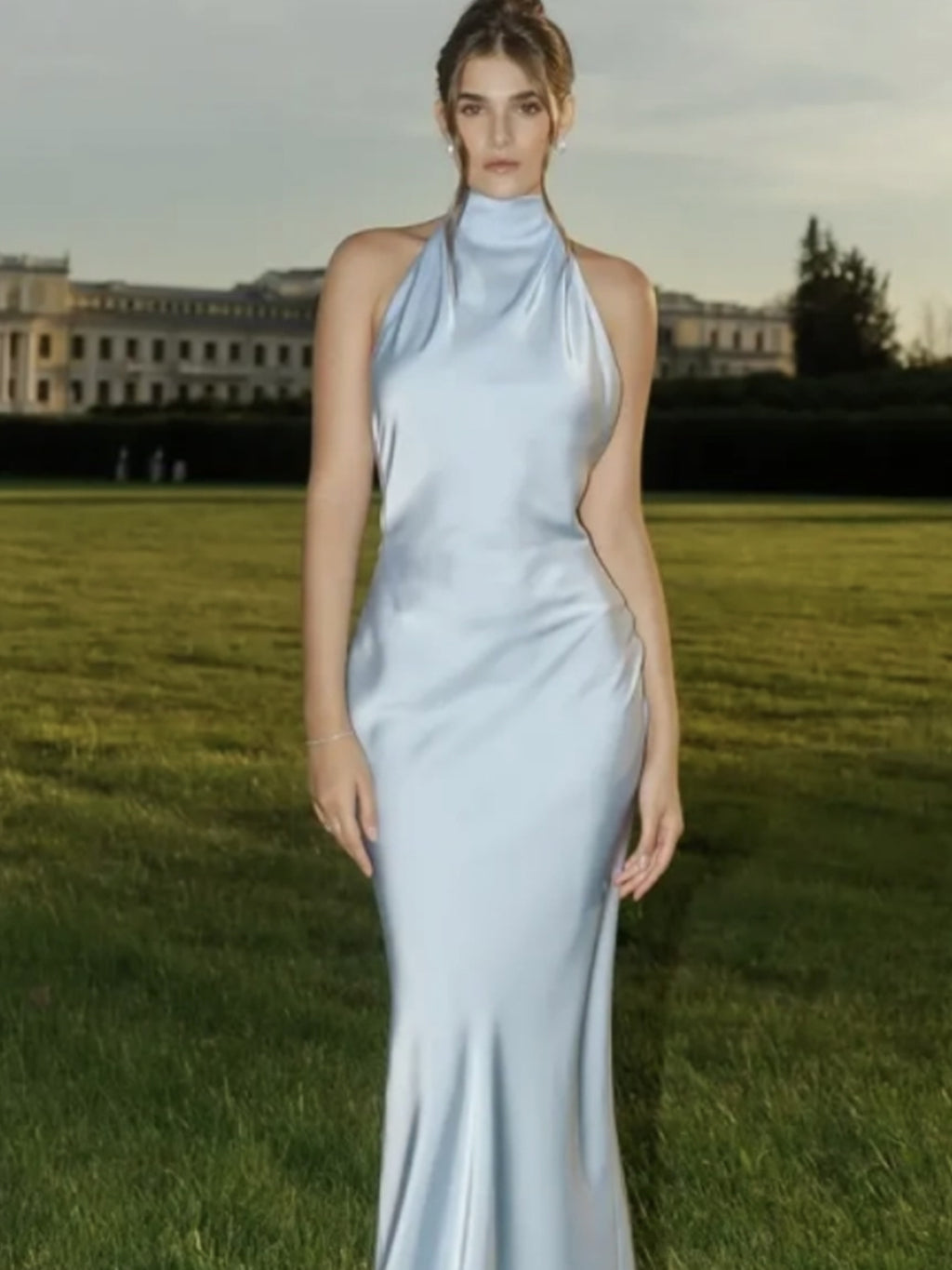 Vintage Neckholder Satin Mermaid Abendkleid – Bild 3 | LuxeStyle