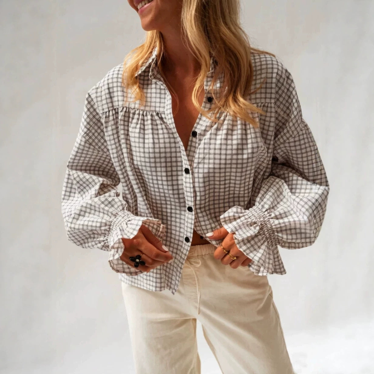 Kariertes Langarmshirt mit ausgestellten Ärmeln