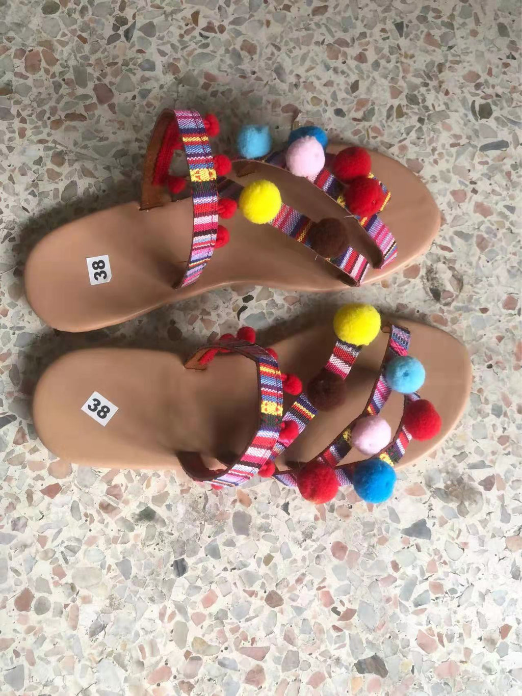 Bohemian Sandalen mit Perlen & Blumen – Bild 15 | LuxeStyle
