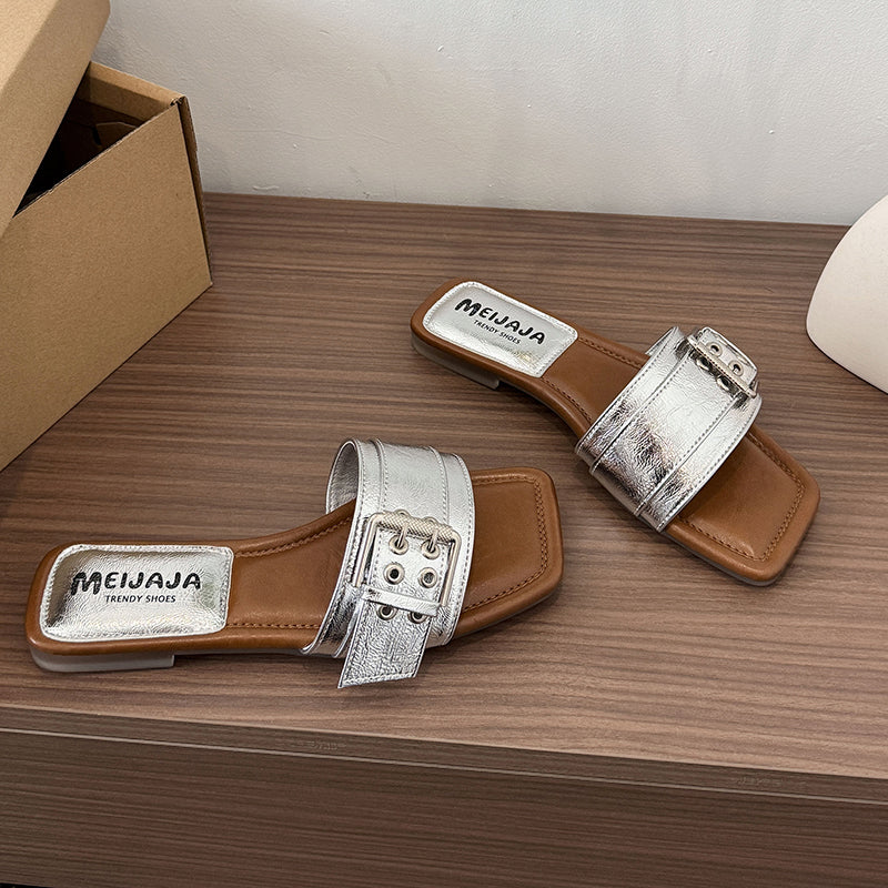 Outdoor Slides mit Leopardenmuster