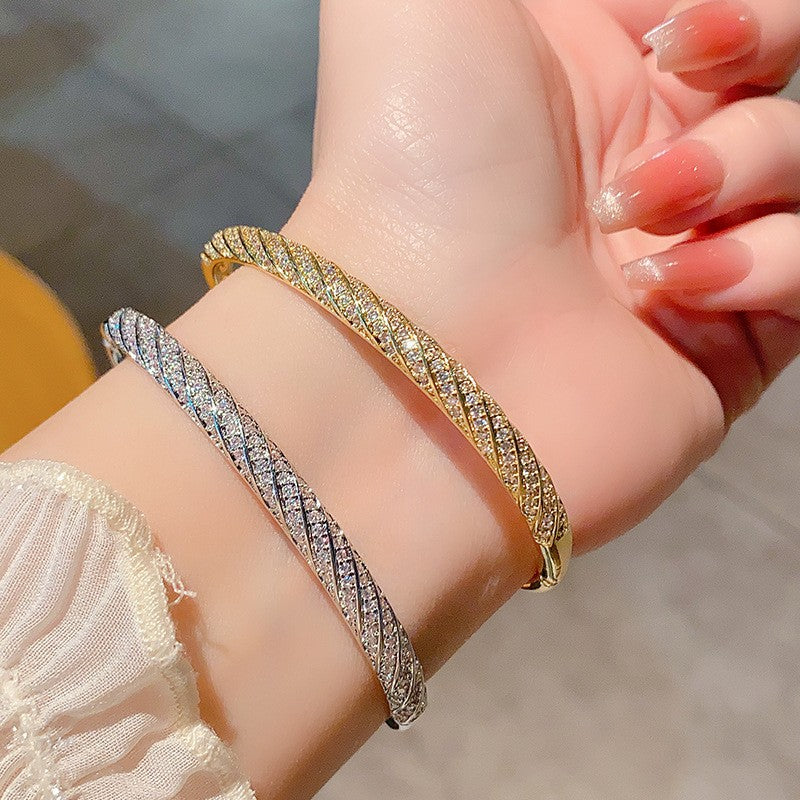 Goldener Brillanzreifen – Bild 3 | LuxeStyle