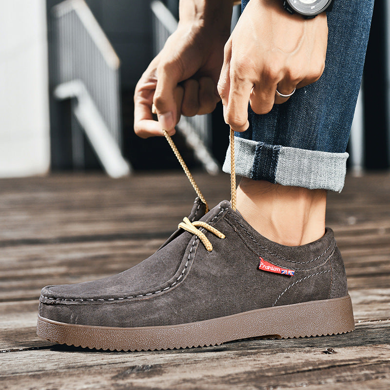 Outdoor-Sneaker aus Wildleder