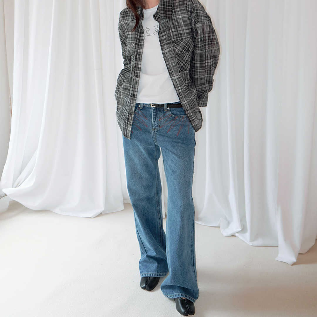 Used-Look Jeans mit leicht ausgestelltem Bein