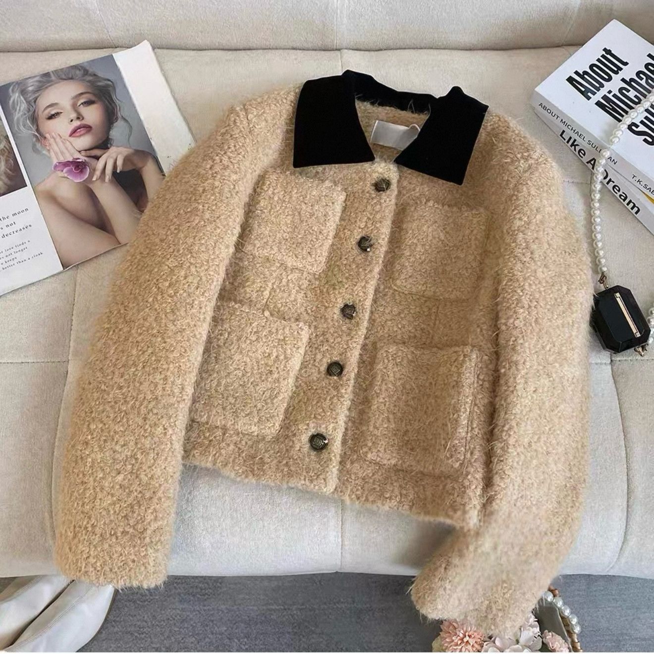 Kurze Color-Block Jacke mit Revers