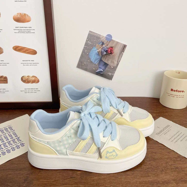 Sneaker mit Katzen-Design und dicker Sohle