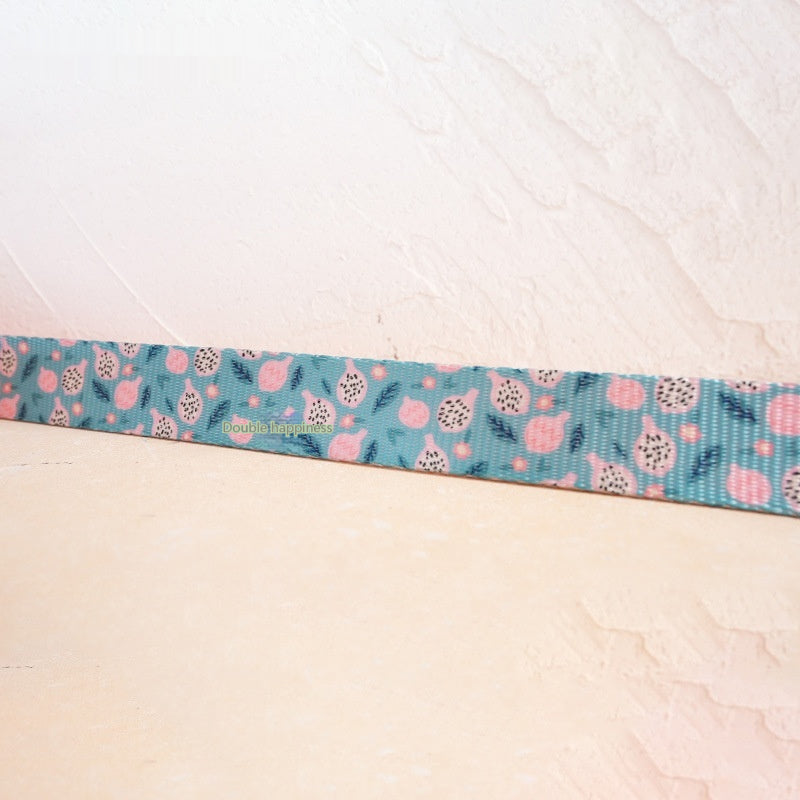 Halsband mit Früchte-Print – Bild 4 | LuxeStyle