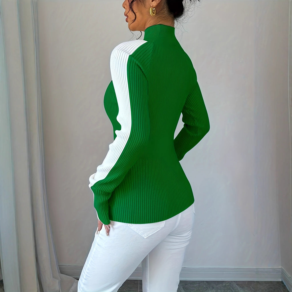 Eng anliegender Rollkragenpullover