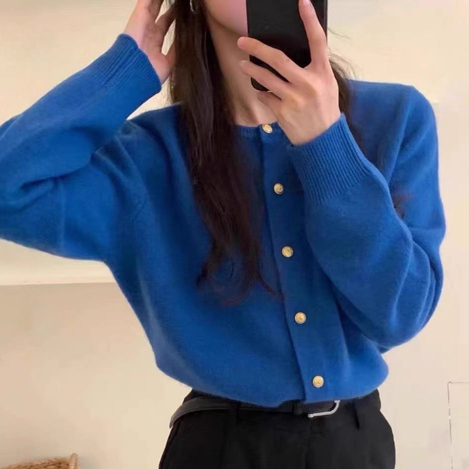 Vielseitiger Cardigan mit Goldknöpfen