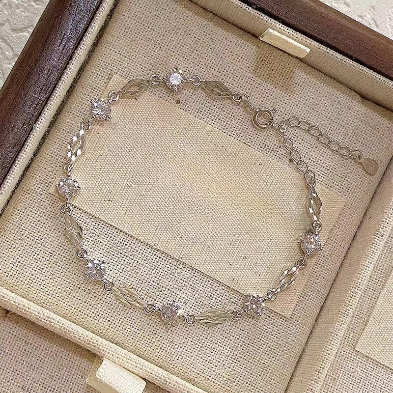 Diamant Armband mit geometrischem Muster – Bild 5 | LuxeStyle