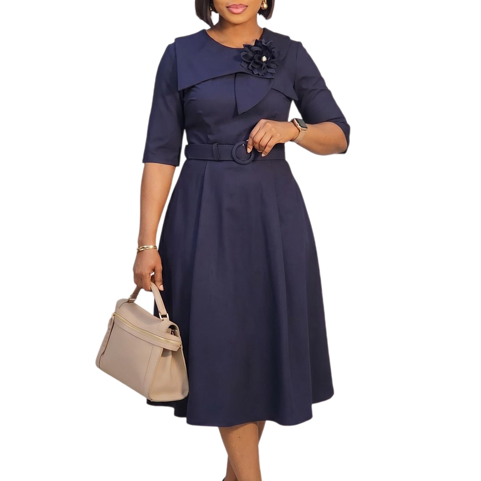 Elegantes A-Linien-Kleid mit Broschen-Gürtel