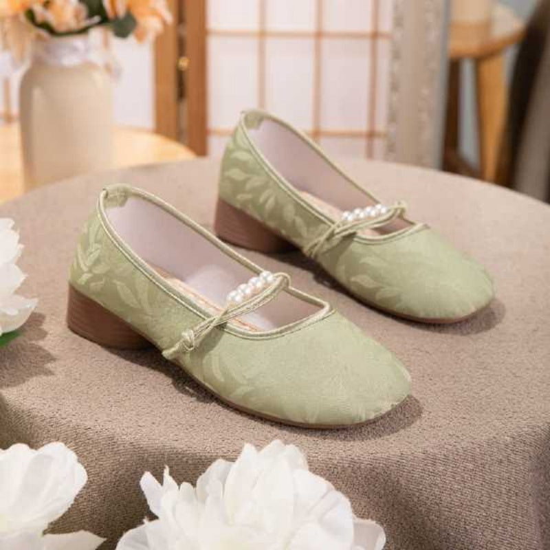 Vintage Mary Jane – Perlen-Satin-Schuhe