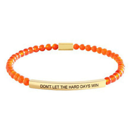 Armband mit Gravur und 4mm Goldperlen – Bild 3 | LuxeStyle