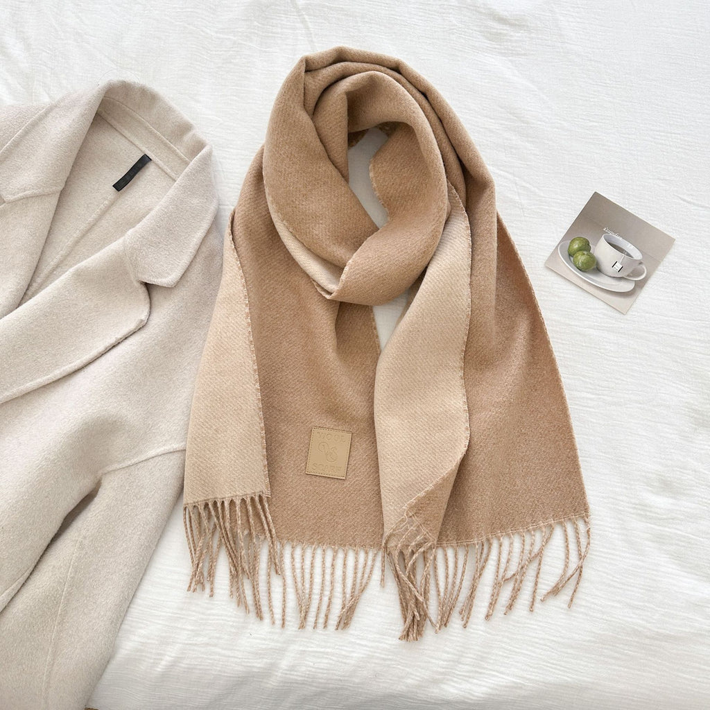 Doppelseitiger Wollschal mit Pailletten – Bild 18 | LuxeStyle