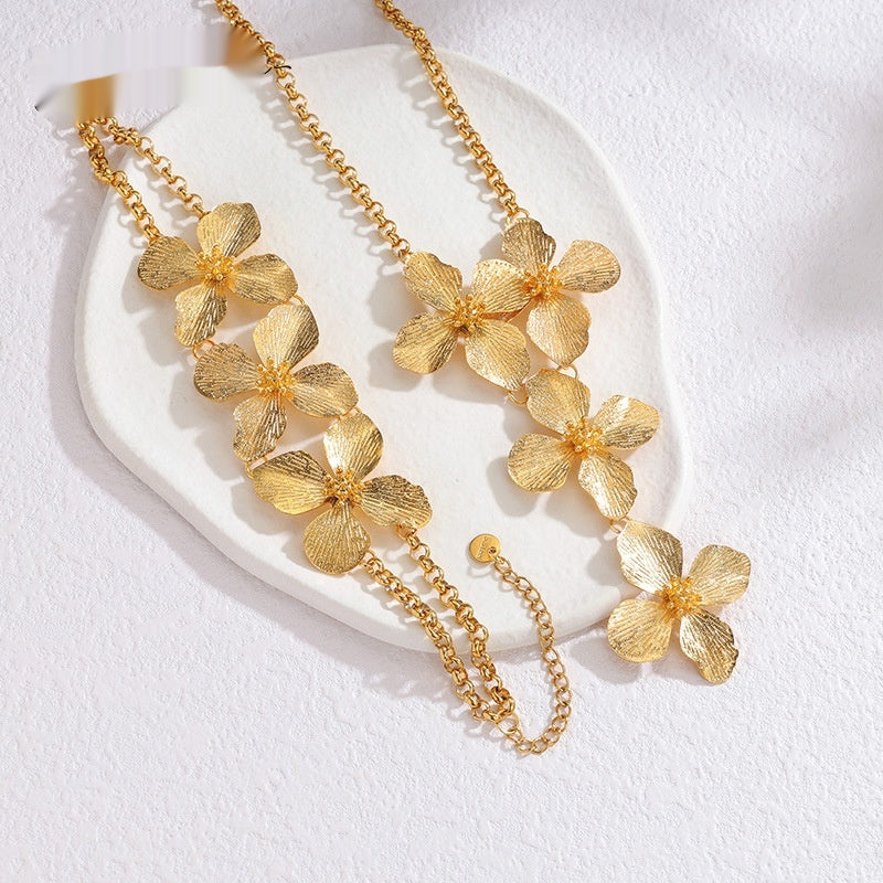 Blumen-Halskette und Armband-Set | LuxeStyle
