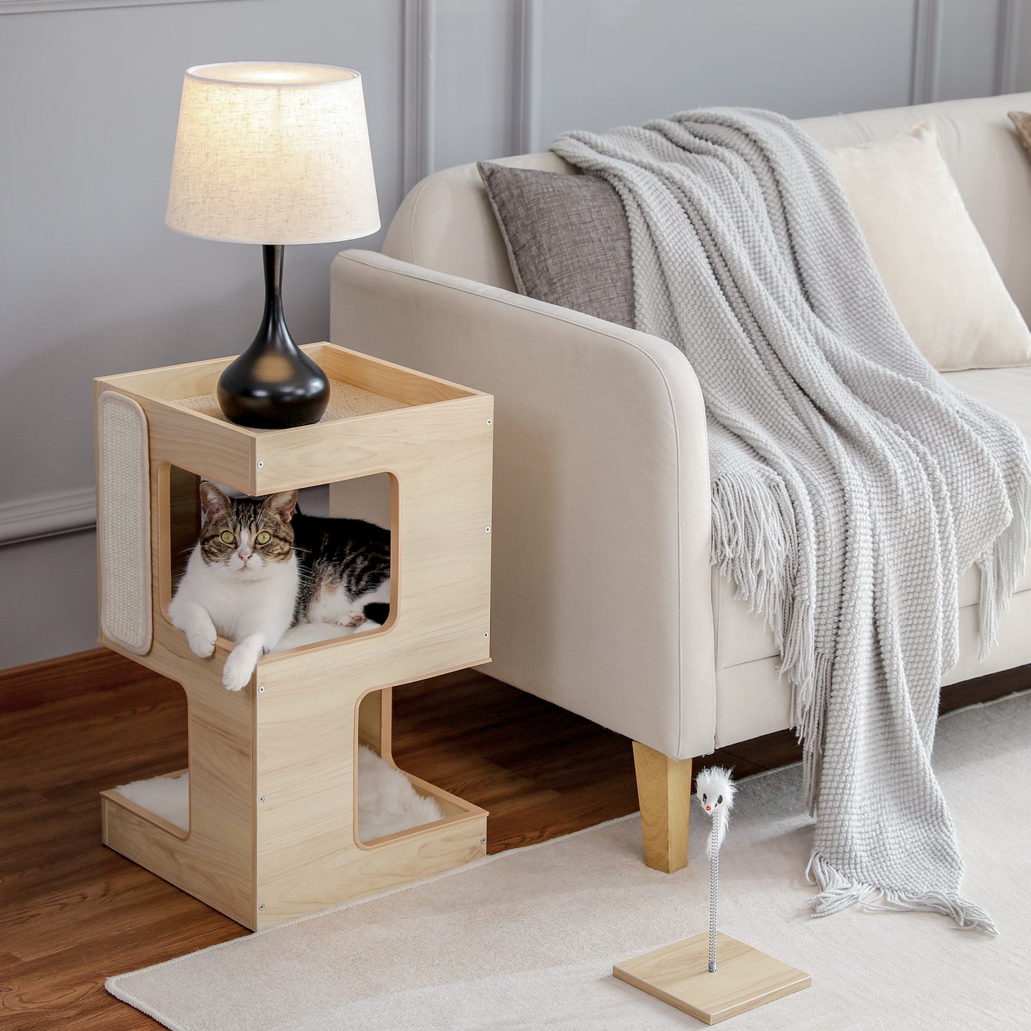 Doppellagiges Katzenbett aus Massivholz mit Sisal