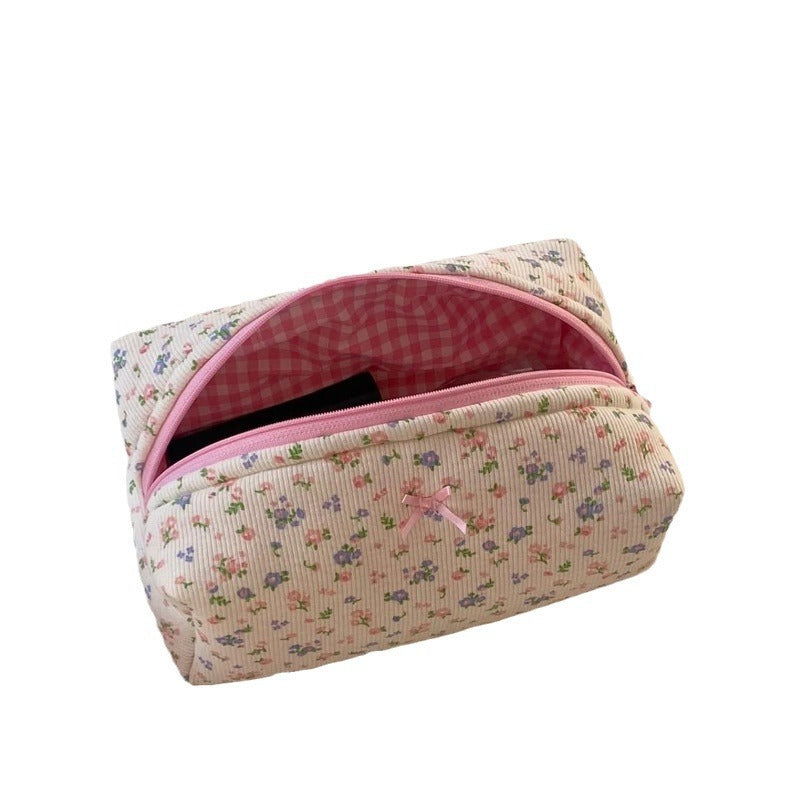 Kleine Reise-Kulturtasche für Kosmetik – Bild 12 | LuxeStyle
