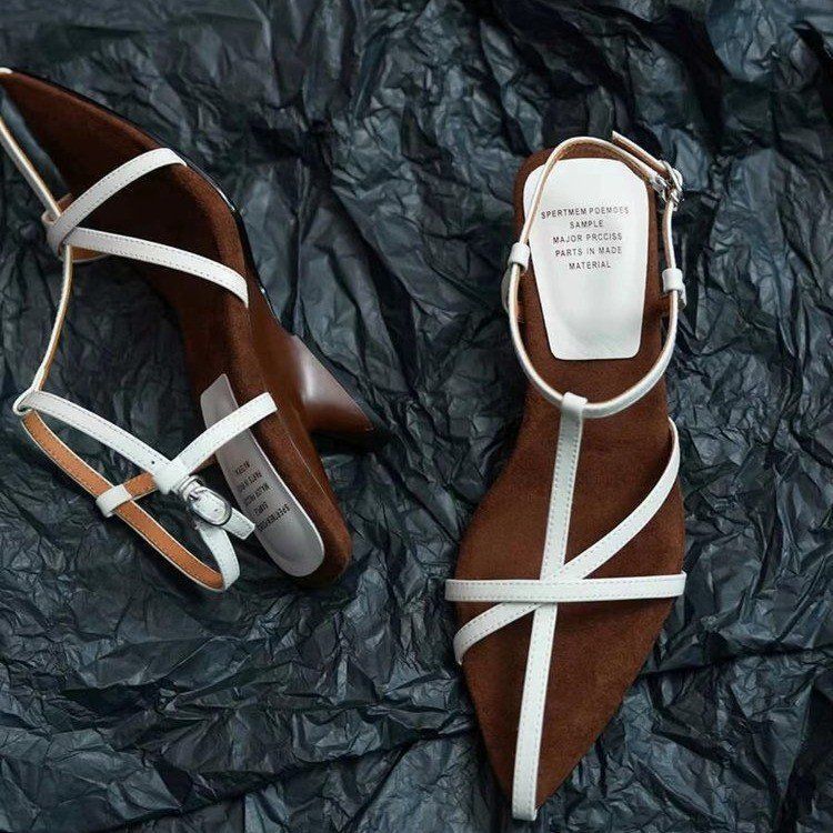 Gold Wedge Sandalette mit dünnem Riemen – Bild 3 | LuxeStyle