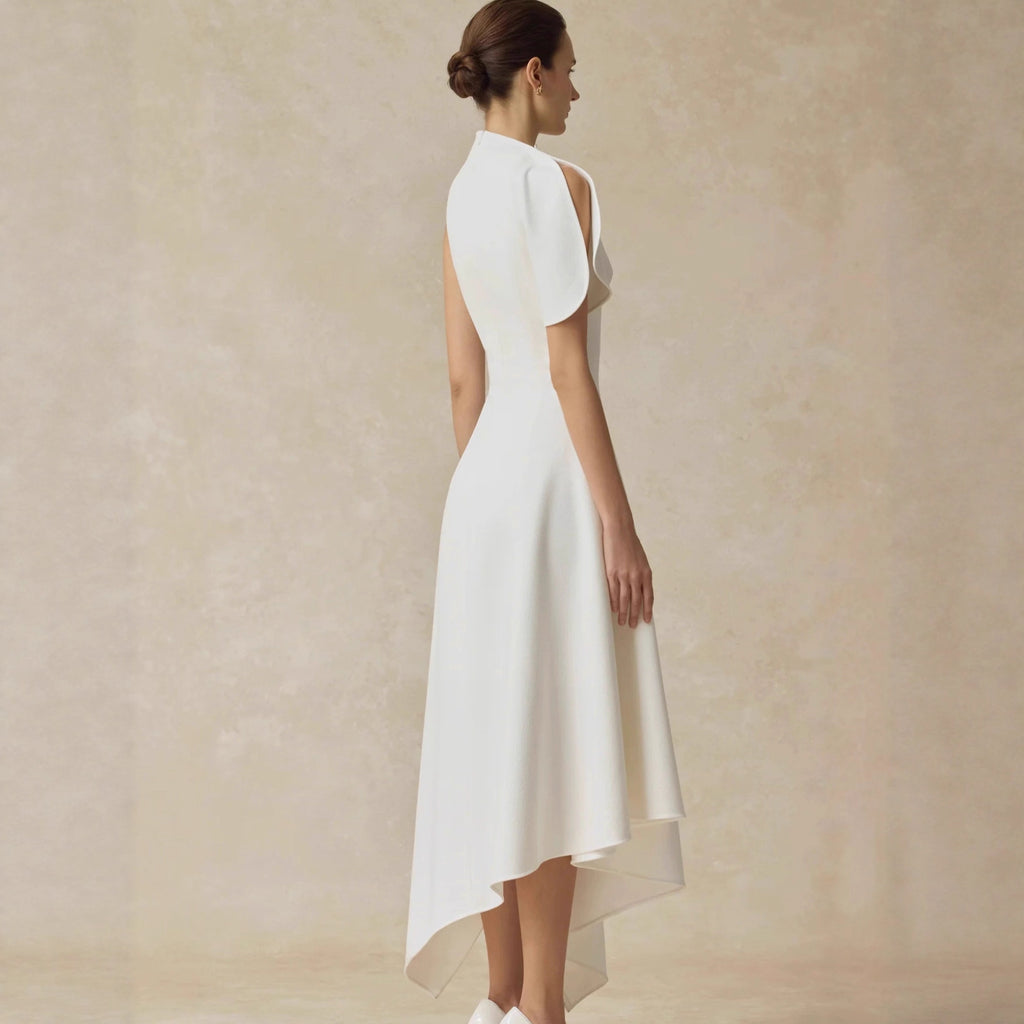 Elegantes, tailliertes Maxikleid – Bild 5 | LuxeStyle