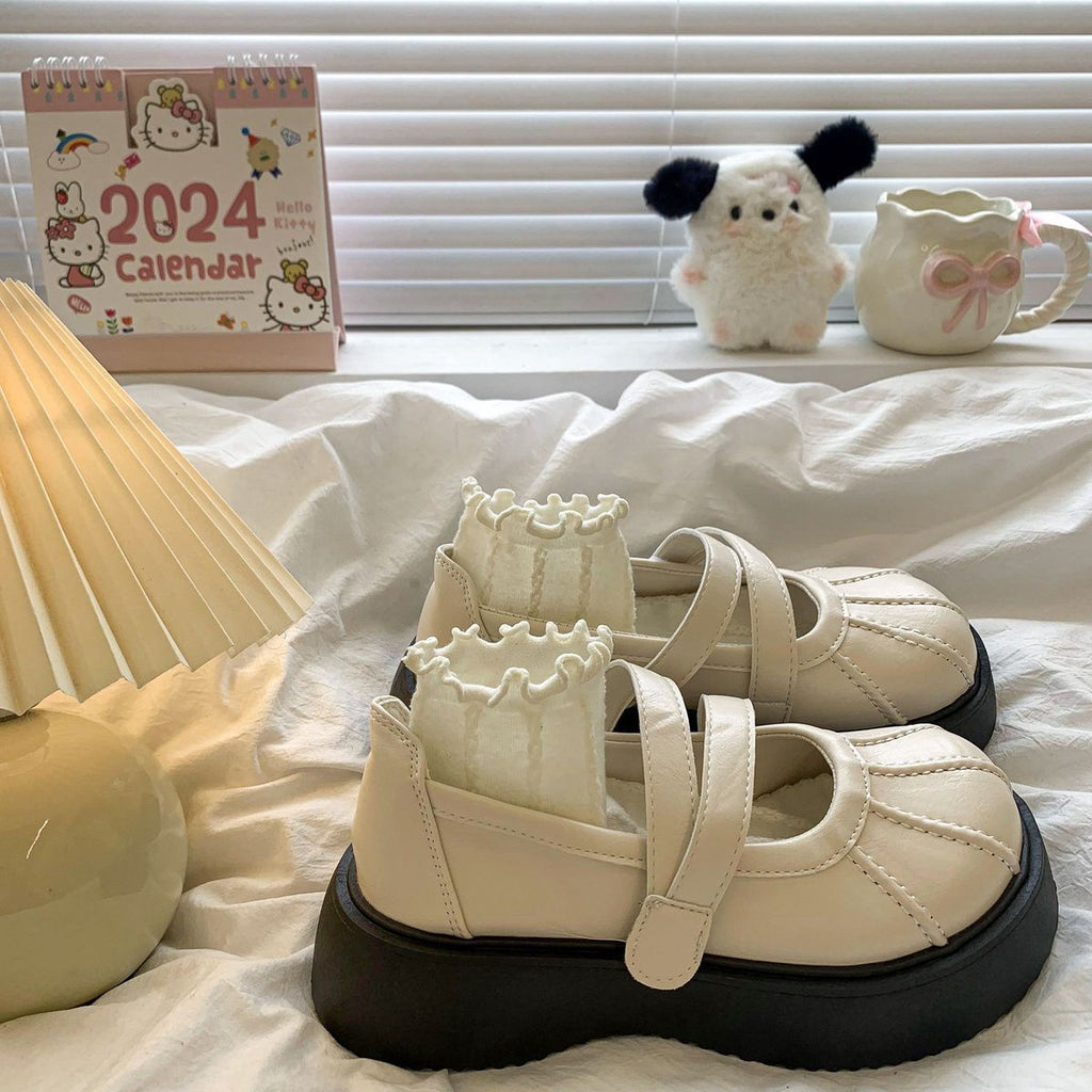 Japan-inspirierte Leder-Halbschuhe mit Absatz