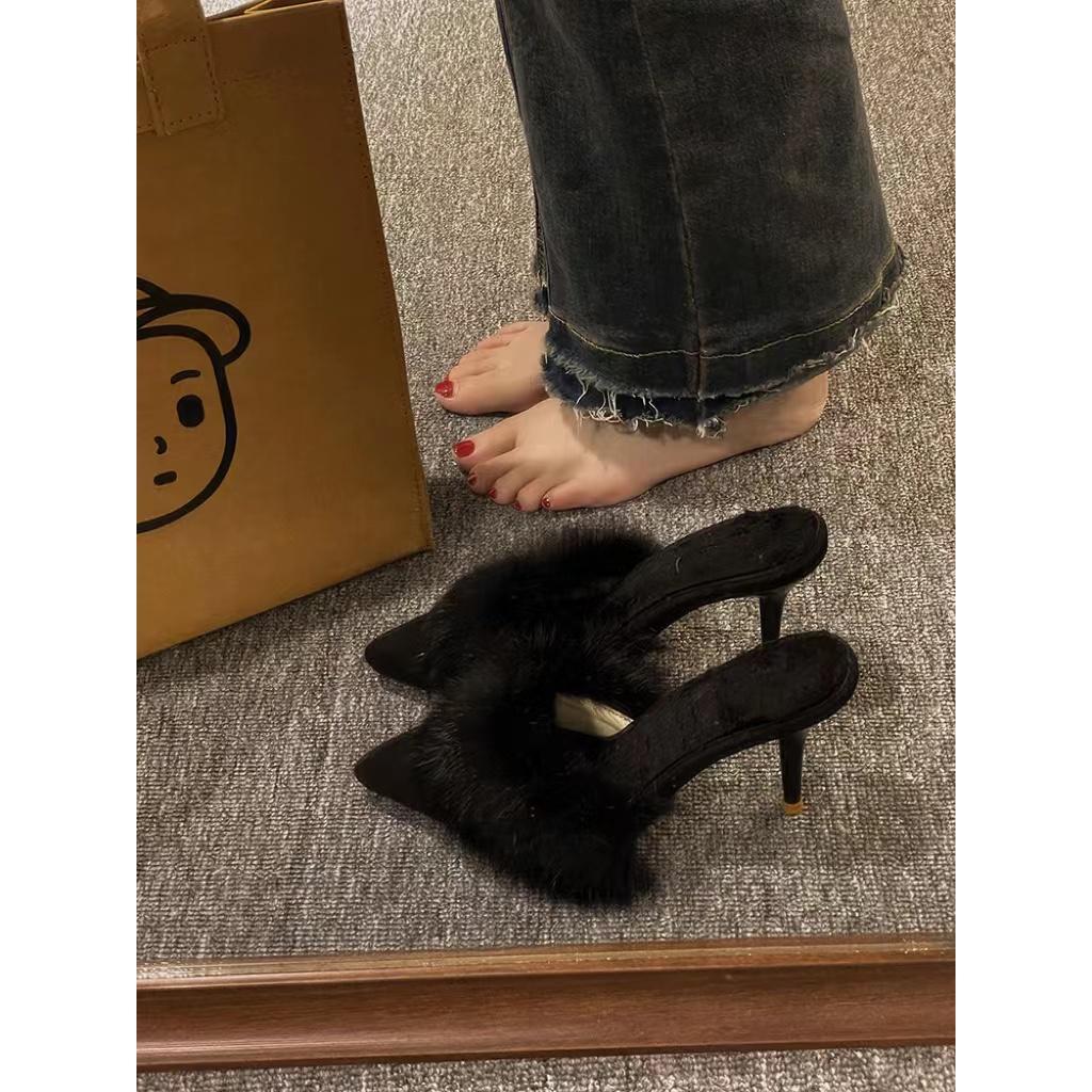 Furry High Heel Sandalen mit spitzer Zehe – Bild 2 | LuxeStyle